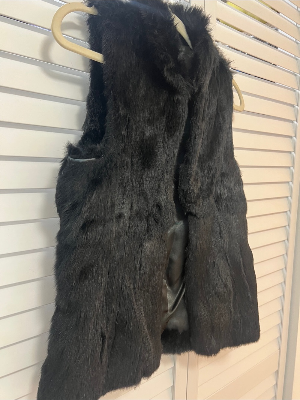 Black Rabbit Fur Vest - Picture 5 of 9